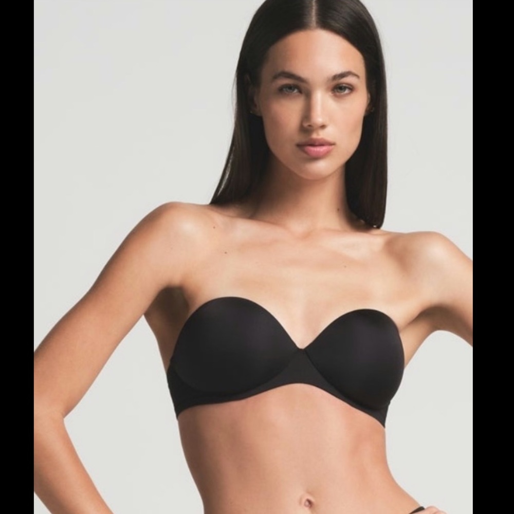 SKIMS Strapless Smooth Black Bra